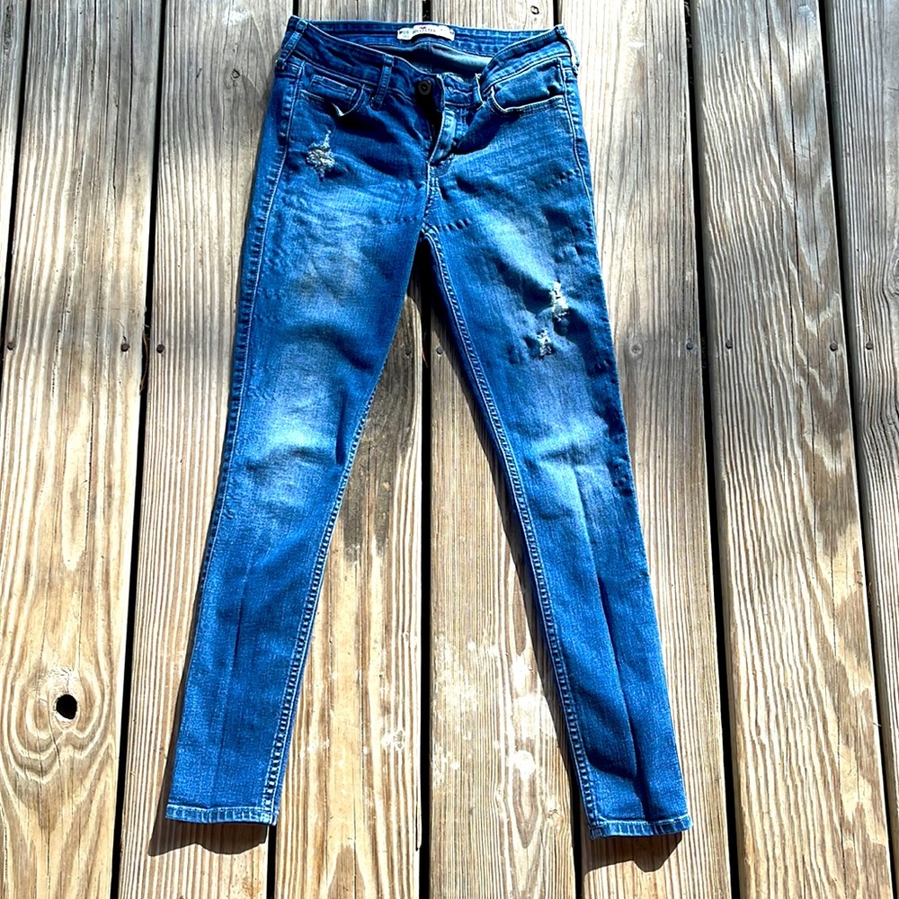 Hollister skinny jeans with holes